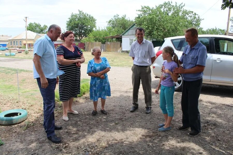 Ставропольский край село овощи. Красная Поляна туркменский район Ставропольский край. Туркменский район,пос.Новокучерлинский. Поселок Отрадный туркменский район. Поселок Новокучерлинский Ставропольский край.