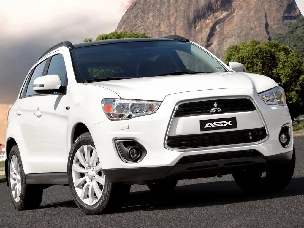 Mitsubishi asx. Mitsubishi ESR. Кроссовер Митсубиси АСХ. Митсубиси АМГ.