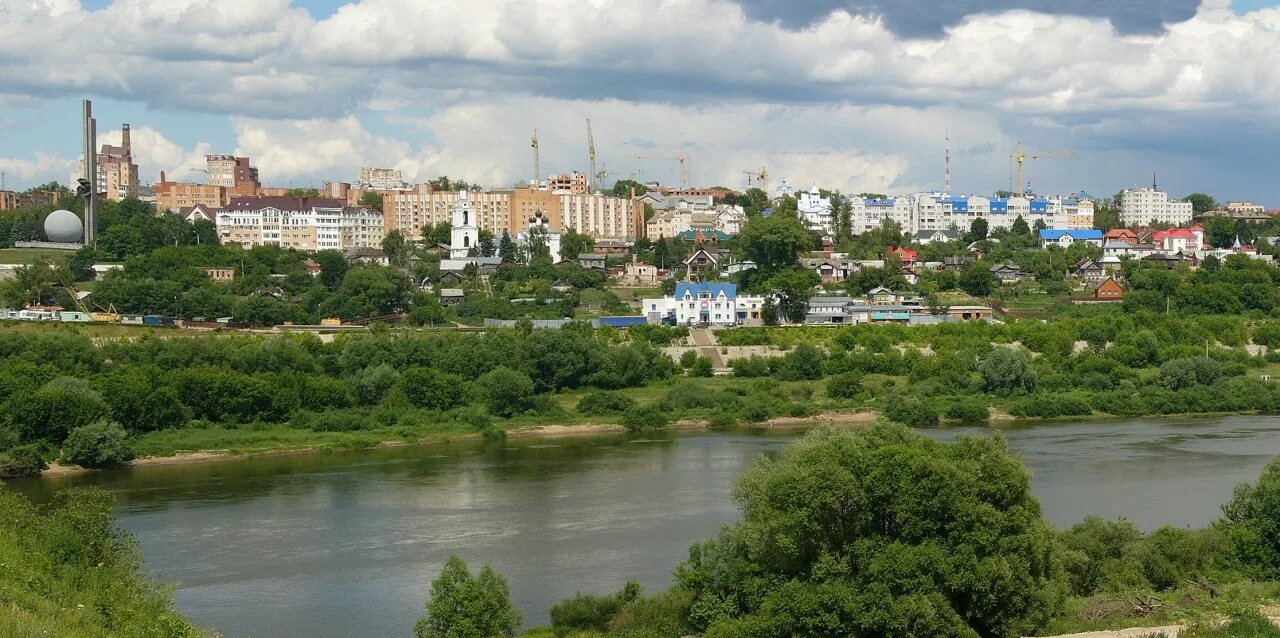 Город калуга википедия. Калуга (центр Калужской области). Зеленая Калуга. Калуга Северный район. Калуга набережная Оки.