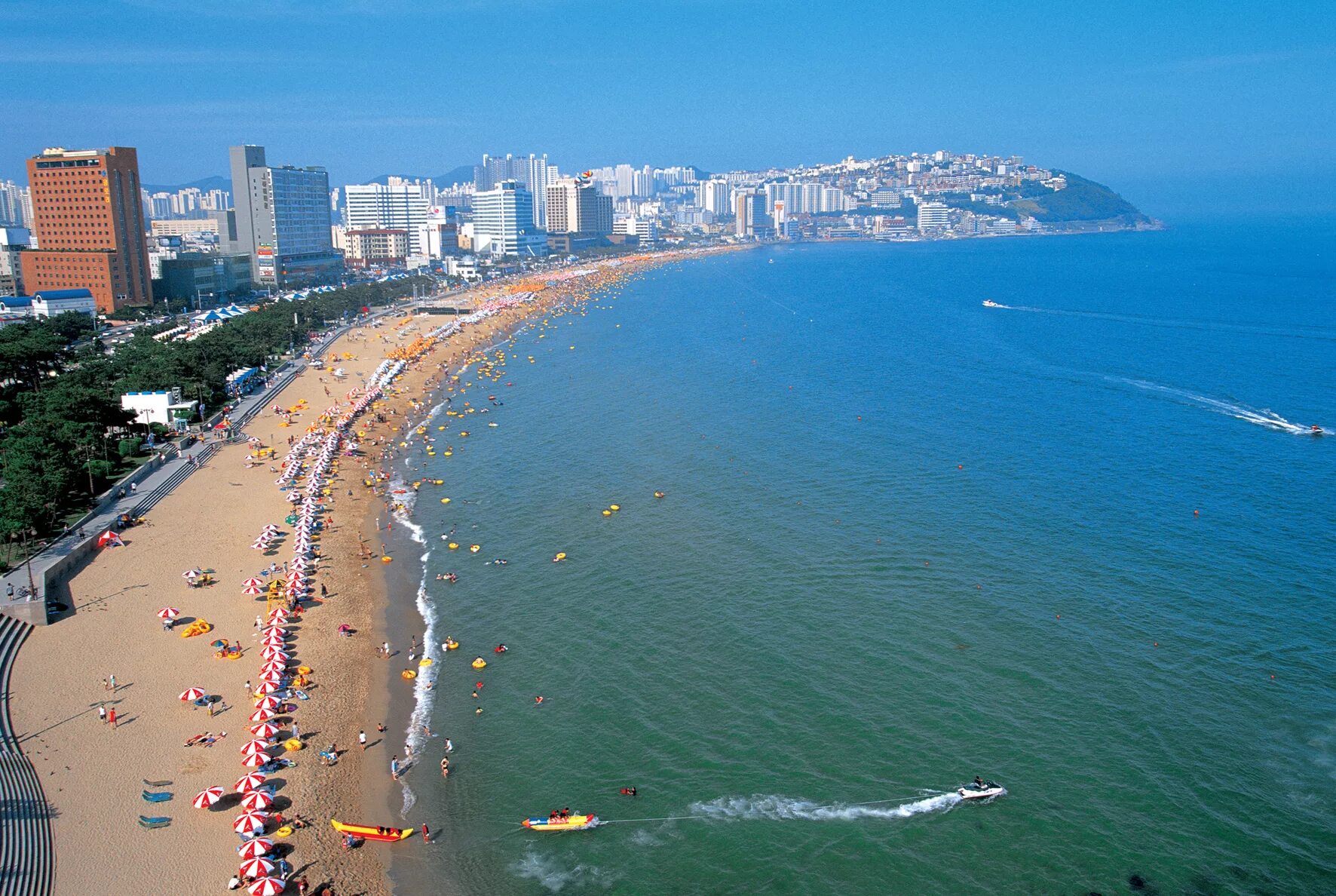 Пляж хэундэ в корее. В корее есть море. В корее есть море. Пусан южная корея пляжи. Пусан хэундэ.