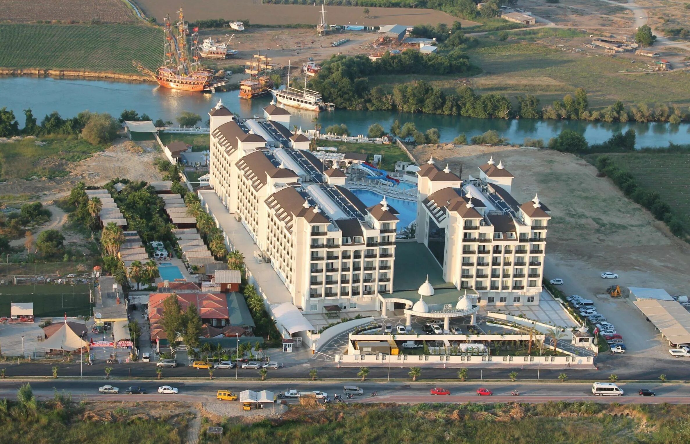 Ривер сиде спа. Lake River Side Hotel Spa 5 Турция. Отель Лейк Ривер Сиде Турция. Lake River Side Hotel 5 Сиде. Lake & River Side Hotel & Spa 5*.