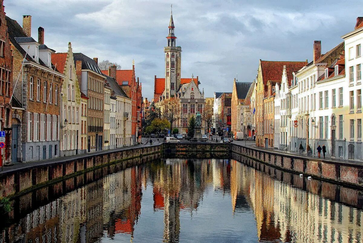 Достопримечательности среднего города. Исторический центр Брюгге Бельгия. Исторический центр города Брюгге (Бельгия). Брюгге город в Бельгии достопримечательности. Брюгге Западная Фландрия, Бельгия.