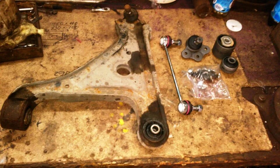 Замена сайлентблоков опель. Сайлентблок опель корса б. Opel astra h солемблок передней подвески. Сайлентблоки передних рычагов opel astra h. Замена сайлентблоков опель.