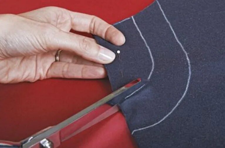 подрежьте рукава. ложная манжета на рукаве. укоротить рукава трикотажной кофты. подрежьте рукава. рукав куртки.