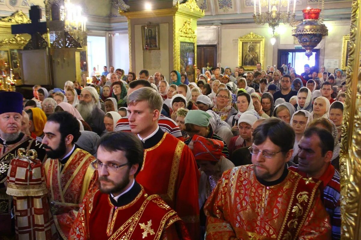 Сайт храма ризоположения в леонове. Храм ризоположения в леонове. Церковь в леоново на ботаническом саду. Храм ризоположения в леоново. Храм ризоположения пресвятой богородицы в леонове москва.