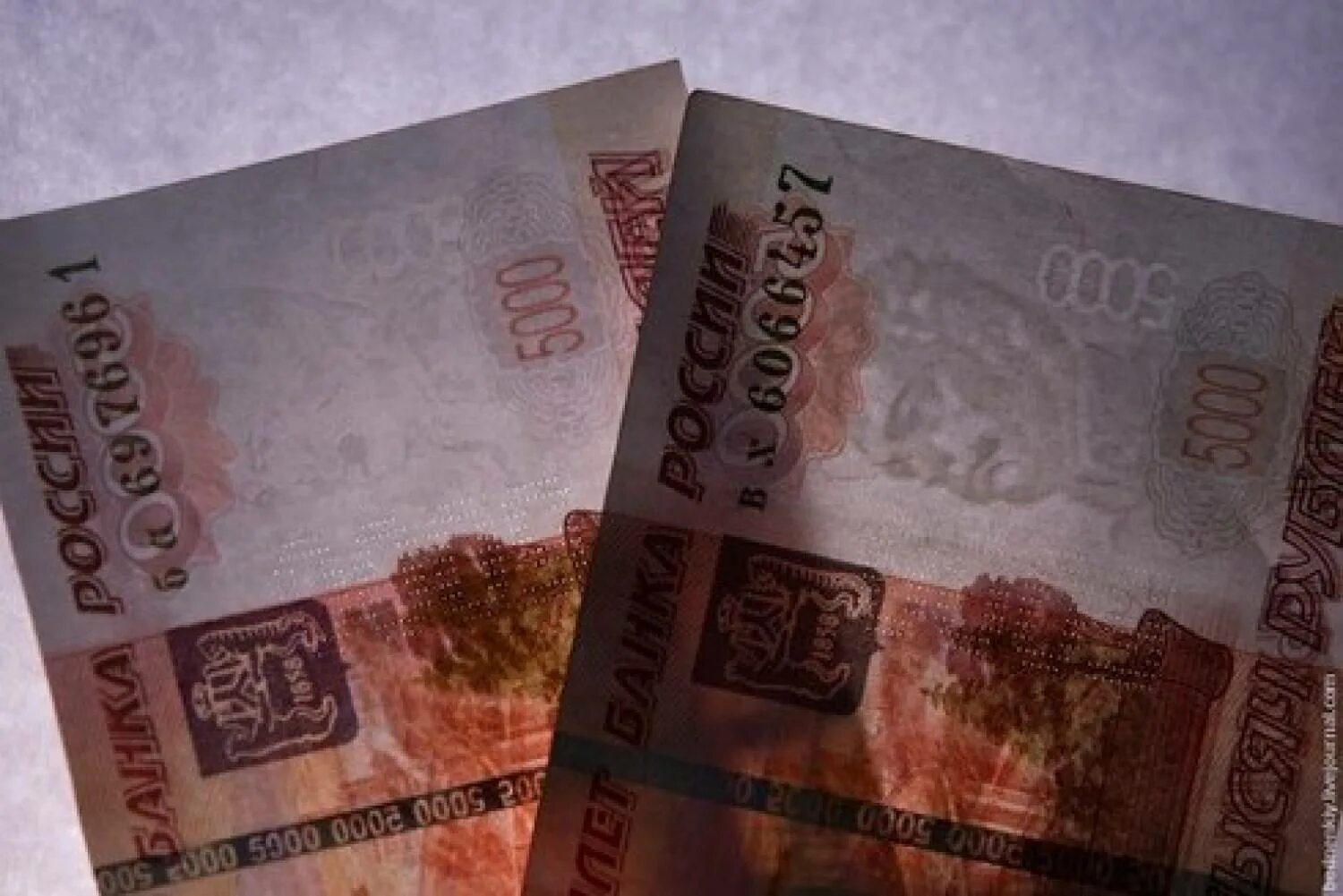 Как проверить пять тысяч рублей. Купюра 5000. Водяные знаки на деньгах. Пятитысячная купюра. Купюра 5000 рублей.