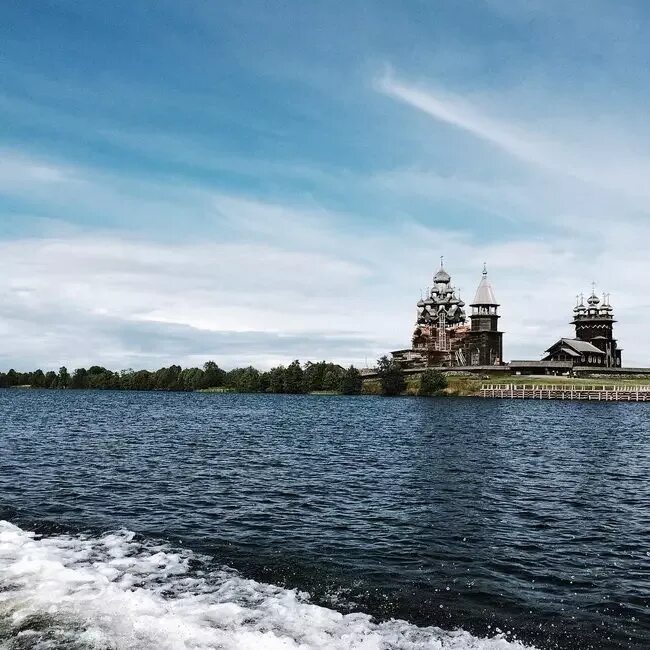 музей-заповедник кижи (онежское озеро). остров кижи. петрозаводск остров кижи. карелия кижи валаам. остров кижи карелия.