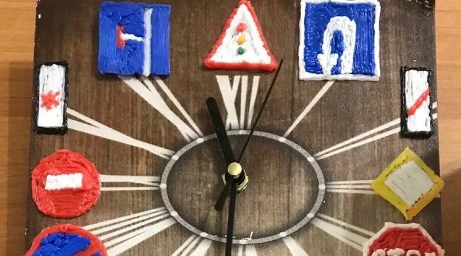 Поделки на тему безопасность дорожного движения. Поделки по пдд в детском саду. Поделки движение первых. Аппликация на тему спортсмены. Поделки по пдд в детском саду на конкурс.