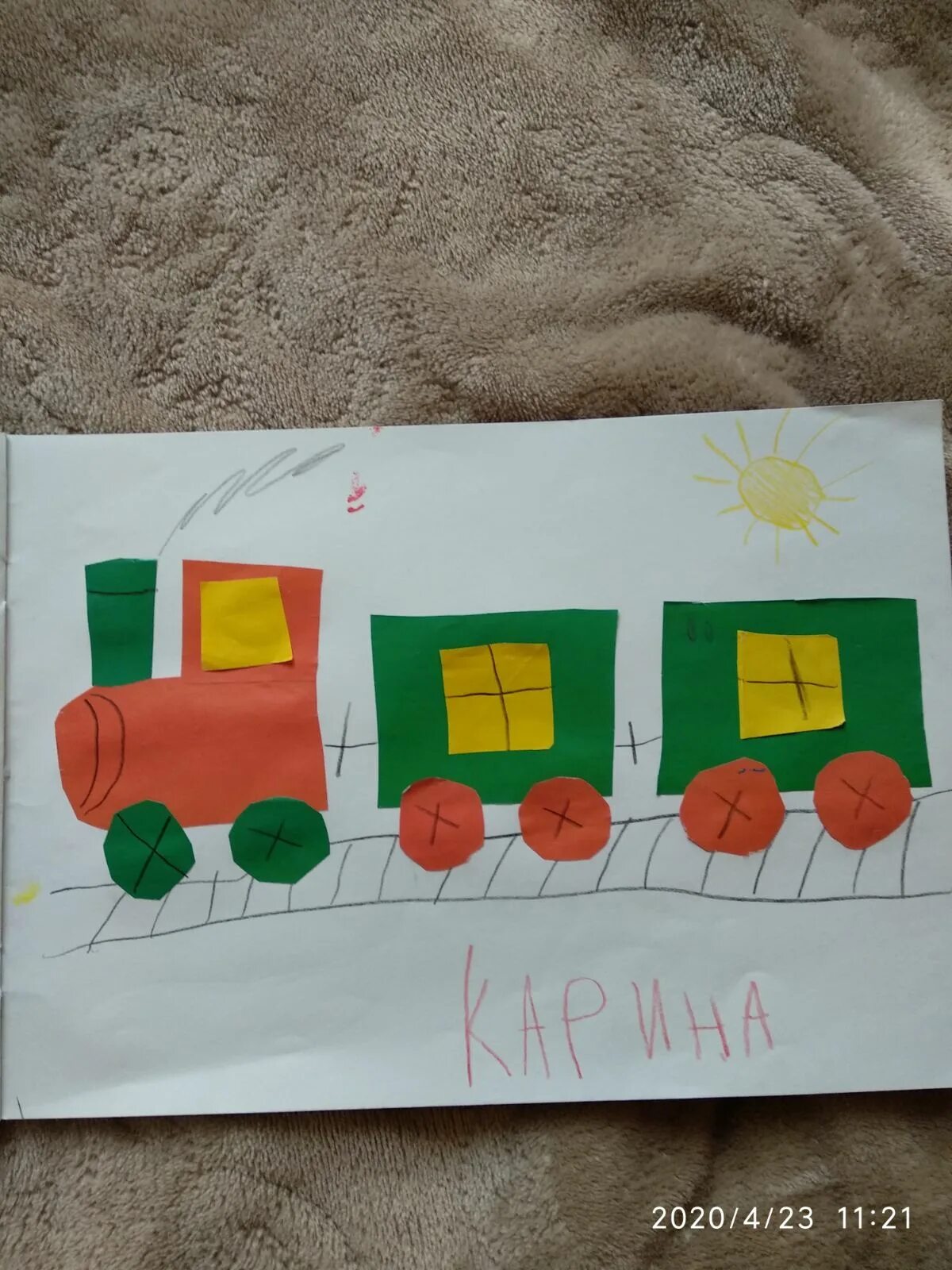 коллективная аппликация в старшей группе. аппликация в старшей группе на тему поезд. аппликация поезд. аппликация поезд старшая группа коллективная. аппликация поезд старшая группа.