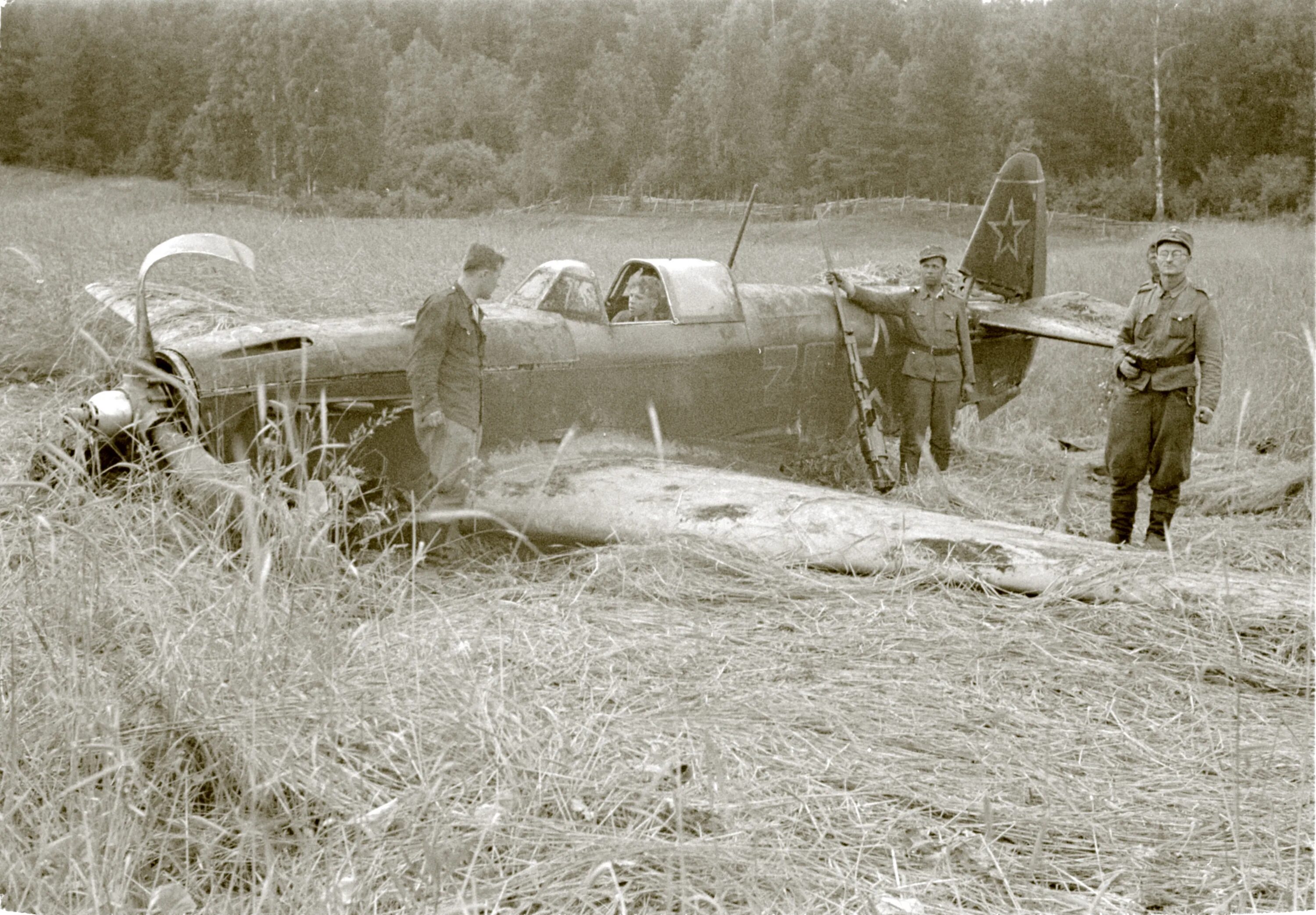 Девять вов. Як 1 ВОВ. Як 1 самолет ВОВ. Ил 2 1942. Як 9 самолет ВОВ.