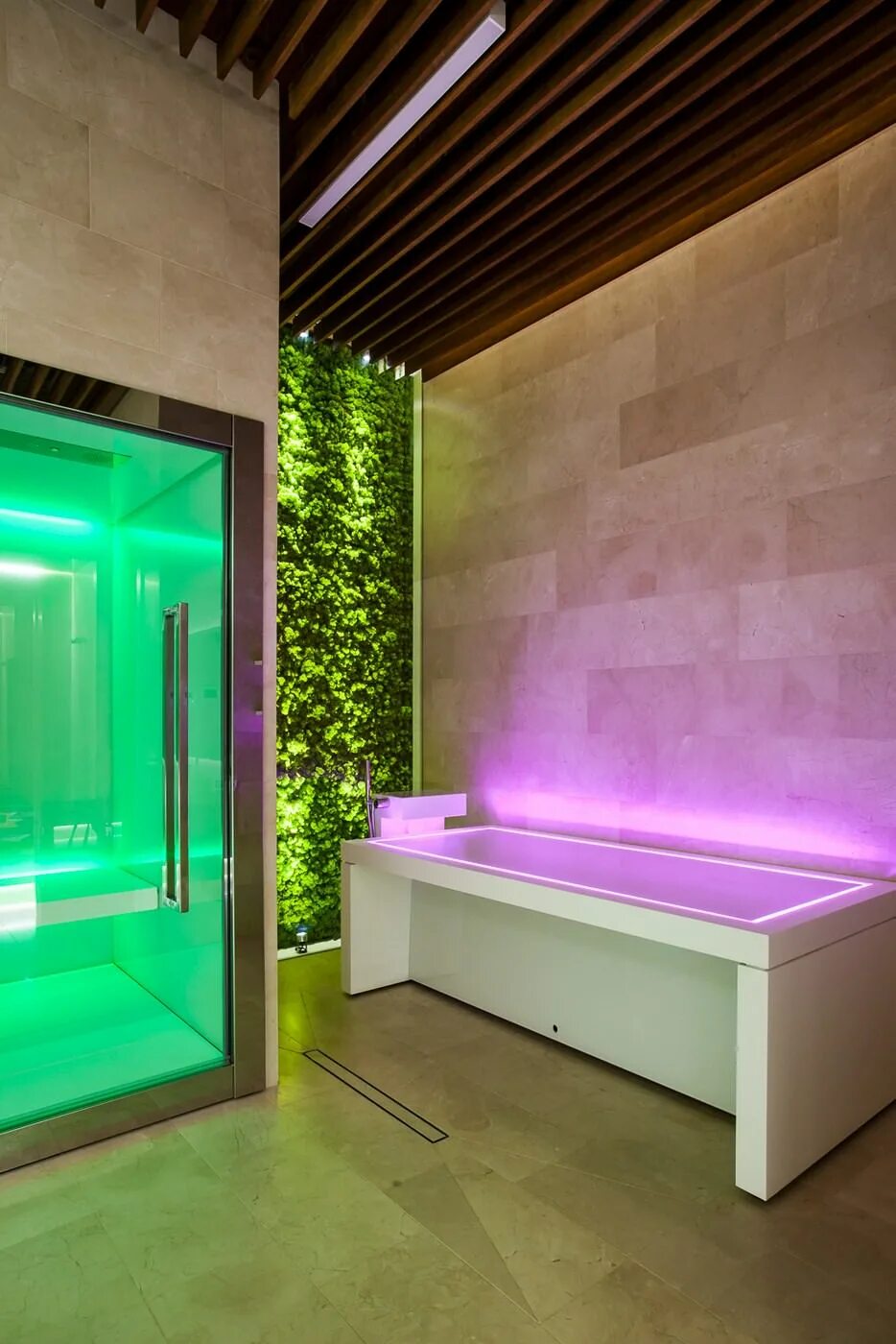 Touch day. Amber van day певица фото. In touch media.