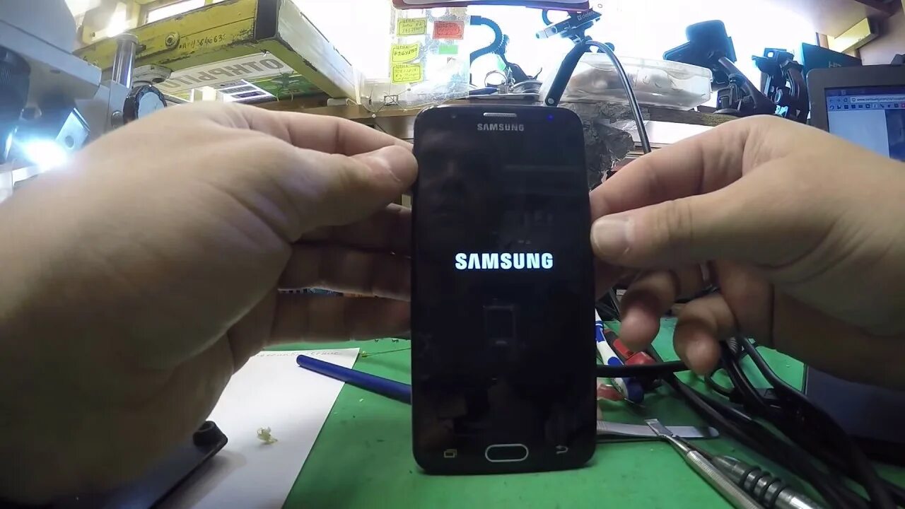 Телефон техно завис. Перезагрузить самсунг а50. Samsung Galaxy a51 перезагрузить. Samsung Galaxy a03 выключился. Перезагрузить самсунг s8000.