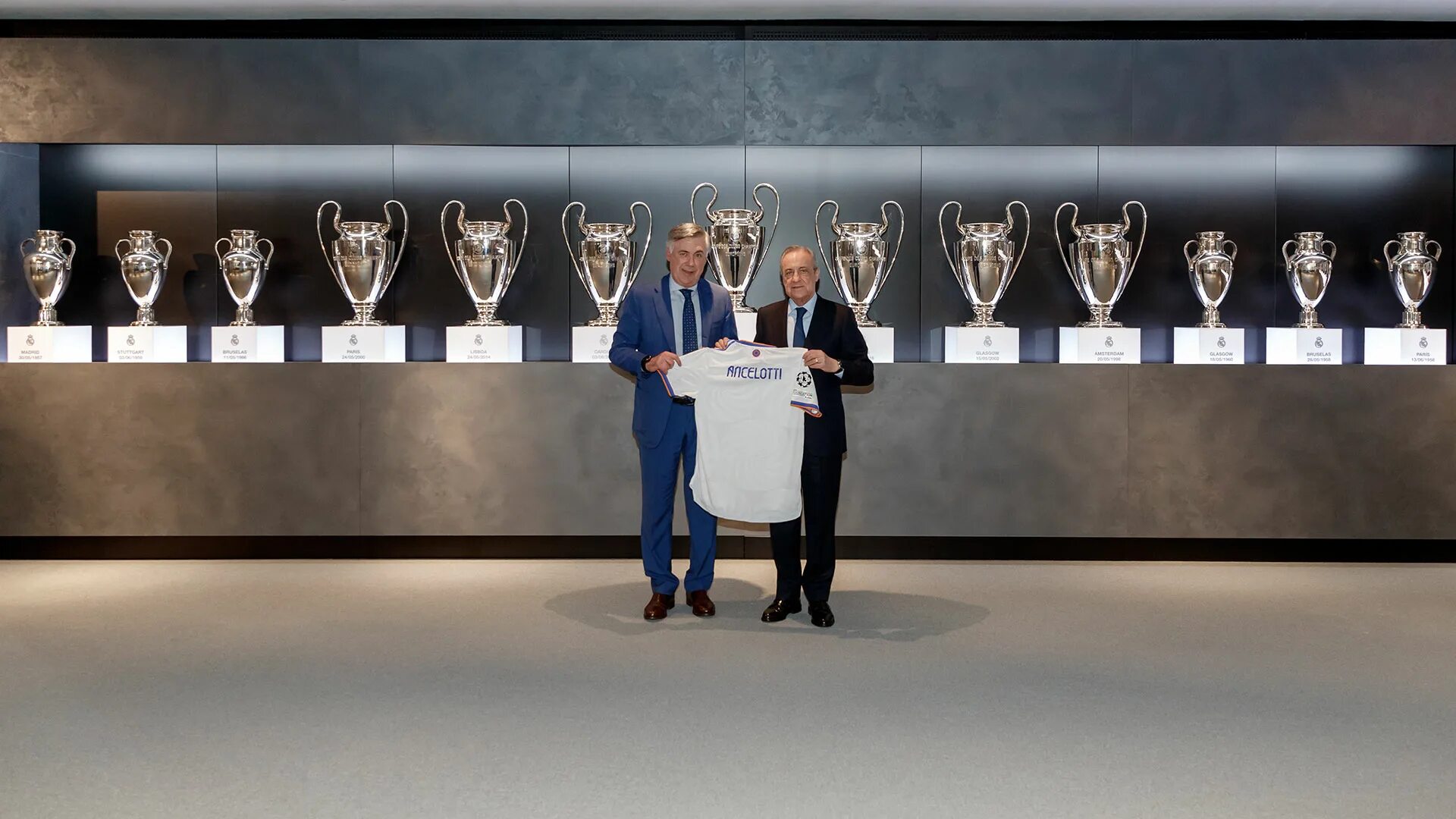 Лукас Васкес продлил контракт. Реал Мадрид Суперкубок 2024. Продлил контракт с Реал Мадрид. Папа Карло Реал Мадрид.