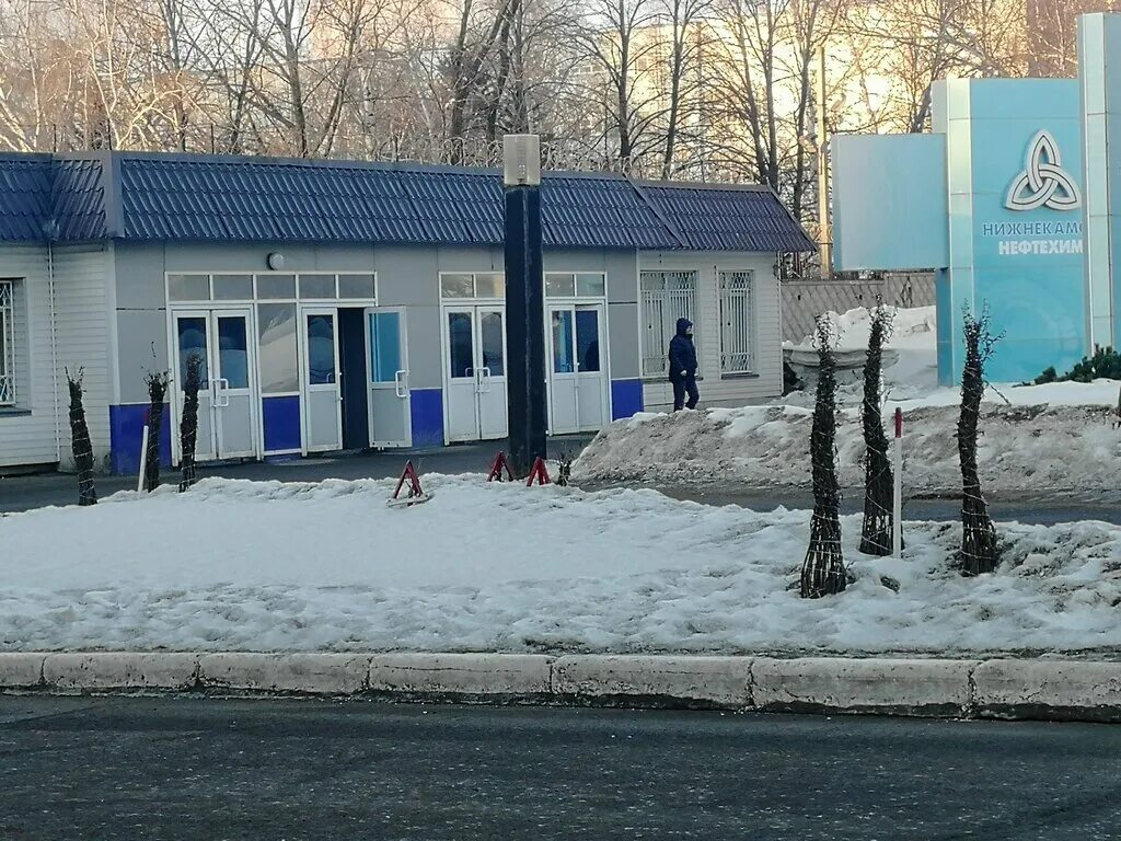 Нижнекамск промзона. Нижнекамский завод грузовых шин. Нижнекамск город завод. Нижнекамскнефтехим 1 проходная. Нижнекамск промзона.