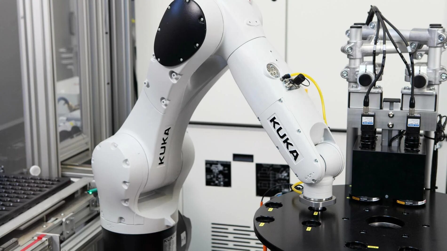 Automatic robots