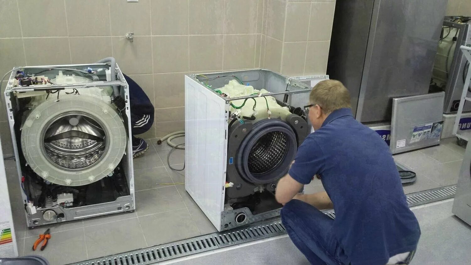 сломалась стиральная машина. ремонт стиральных машин. сломалась стиральная машина. ремонтные мастерские бытовой техники. мастер по ремонту стиральных машин.