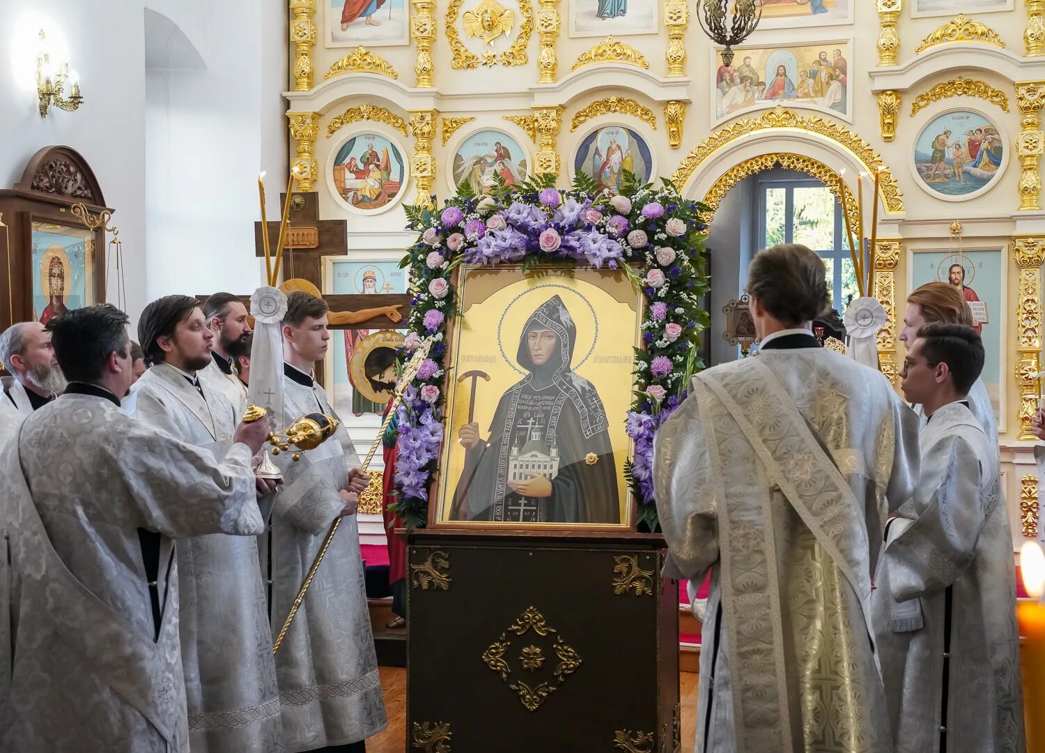 Церковь азовской иконы божией матери богослужение. Храм живоносный источник. Храм живоносный источник. Храм г устюжны митрополит николай нижегородский арзамасский. Пионерский.