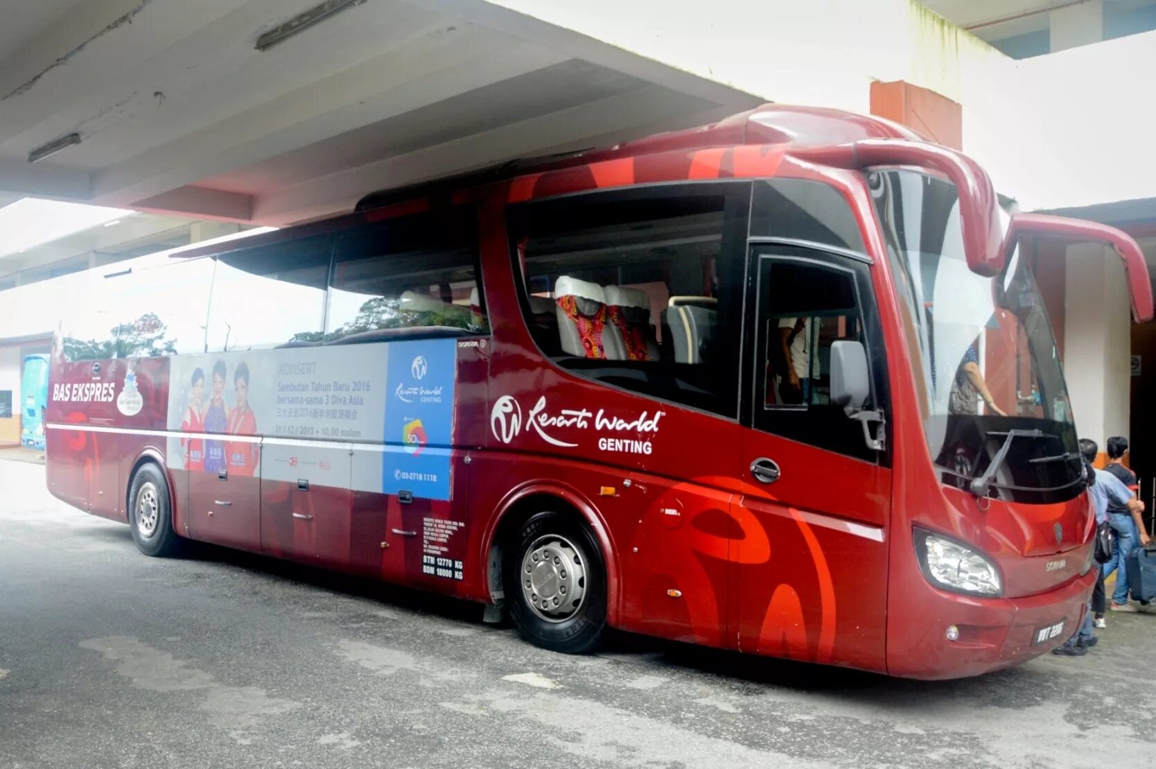 Bus popular. Asian express автобус. автобус &quot;express bus&quot;. азия экспресс таджикистан автобус. туристический автобус куала лумпур.