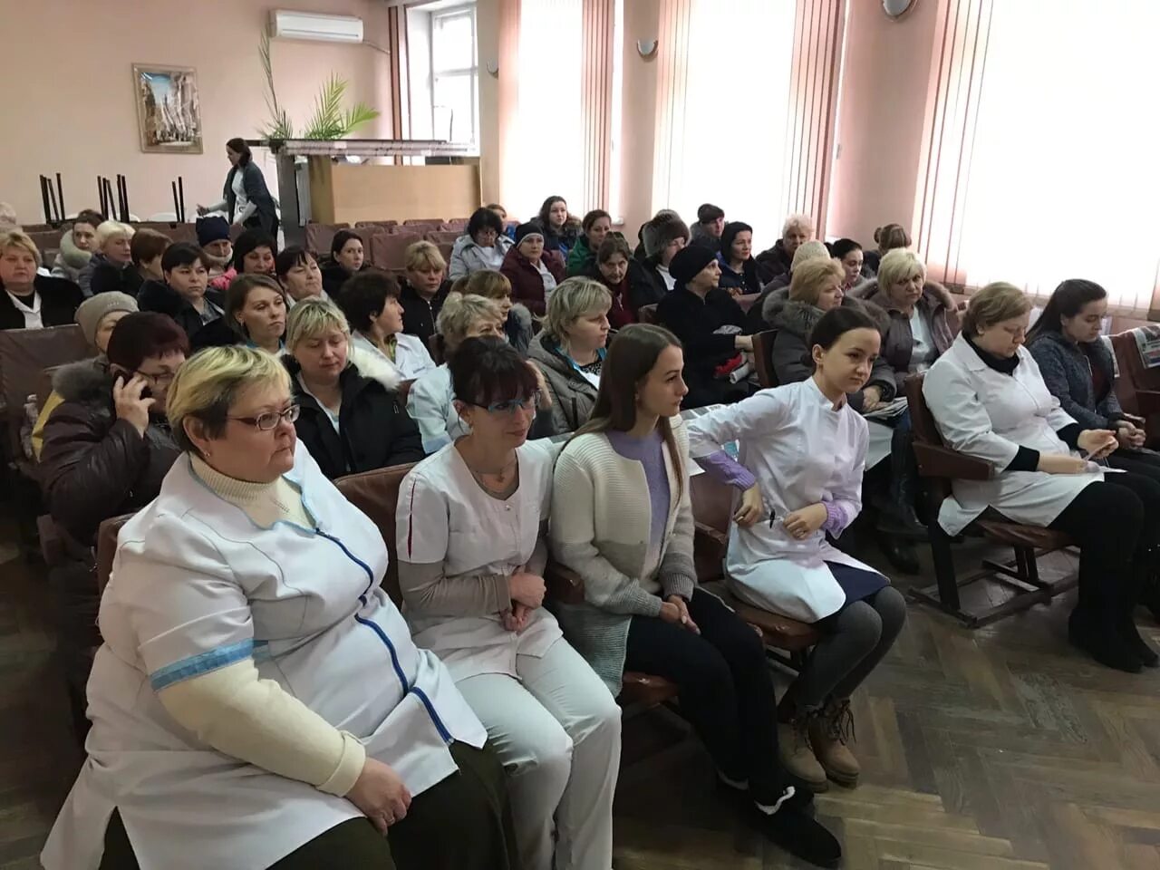 Рудбольница макеевка. Больницы макеевки. Рудничная больница макеевка. Больницы макеевки. Цгб г красноперекопска.