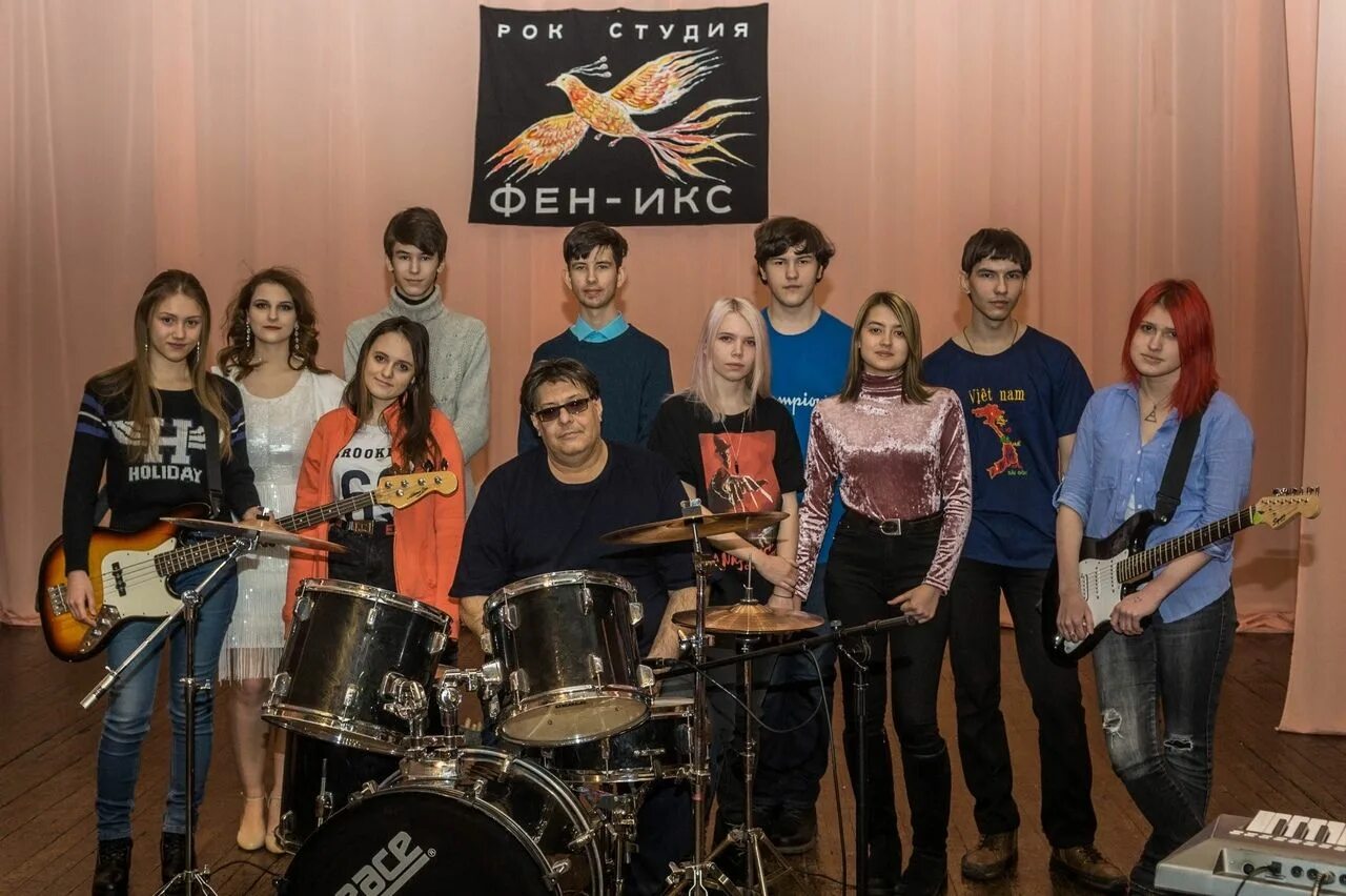 Прог рок новинки. Канадская группа rush. Рокеры музыканты. Канадская группа rush. Прог рок новинки.