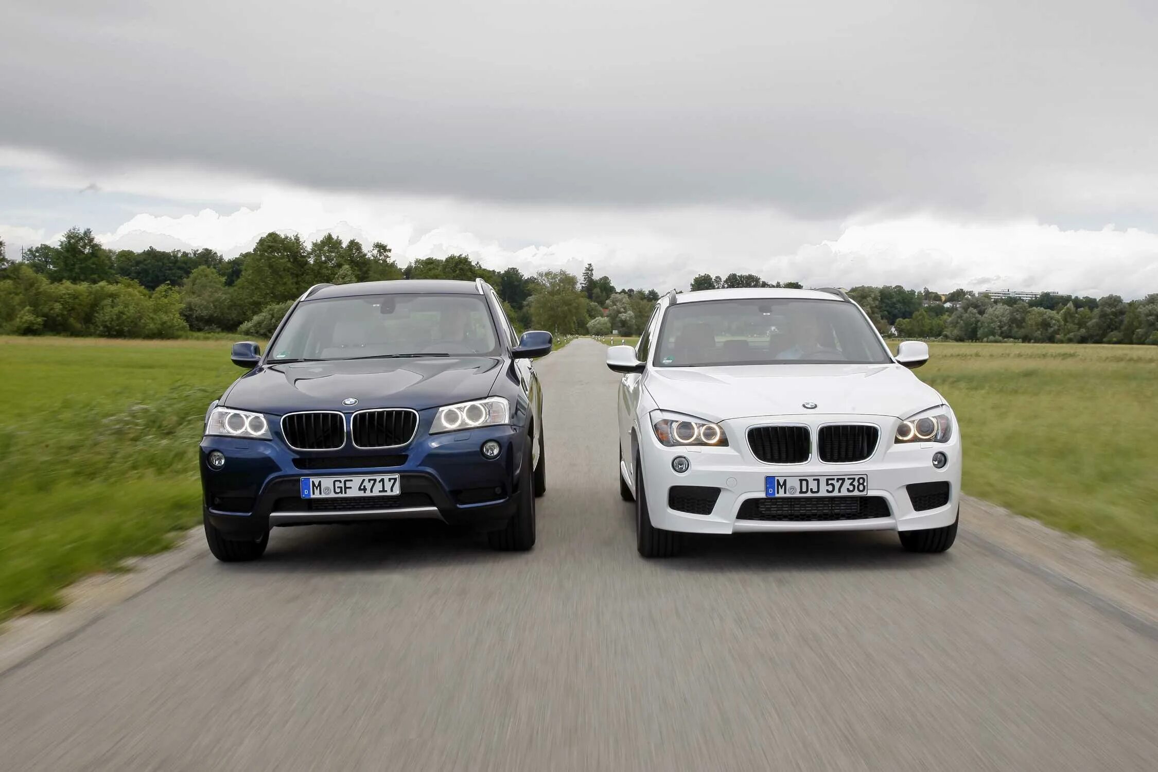 Сравнение х3 и х3 про. BMW x1 x3 x5. BMW x5 f25. БМВ х3 RS. BMW x1 BMW x3.