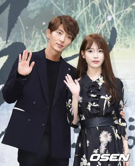 С кем встречается айю. Lee jun ki iu. iu певица и ее парень. айю корейская актриса ее парень. айю и ее парень.