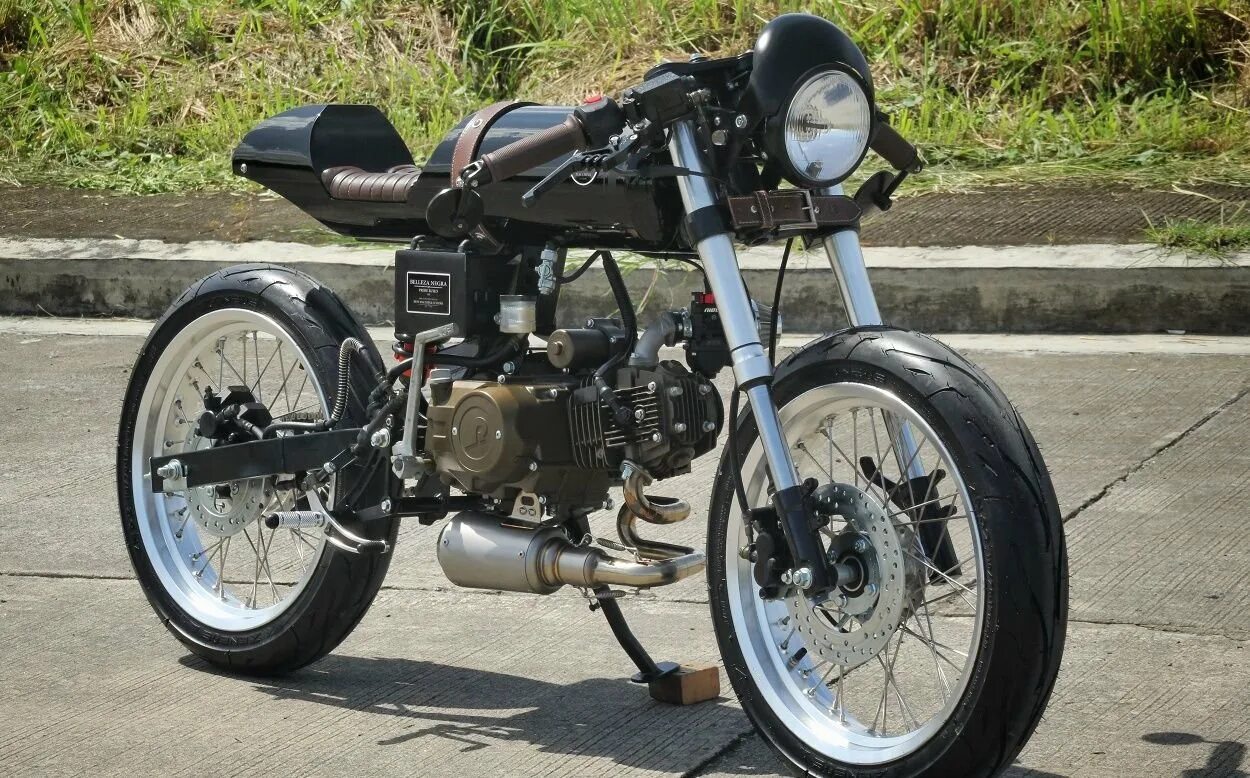 Мопеда альфа своими руками. Кастом Альфа 110. Alpha Cafe Racer 110 кастом. Alpha 110 Cafe Racer. Мопед Альфа кафе рейсер.