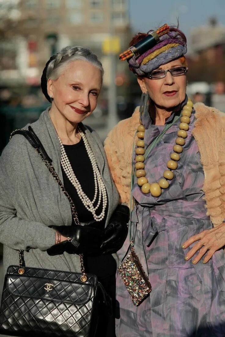 Green and Black (Advanced Style) Advanced style, Style, Stylish older women