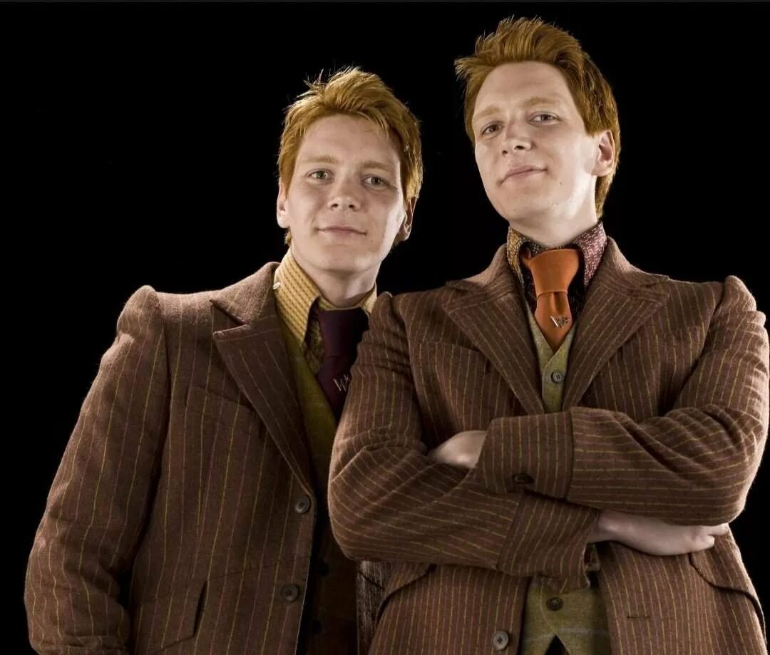 Дамблдор харрис гэмбон. Два поттера 1. Гарри поттер 2002. Два поттера 1. Рон гермиона и гарри lfhs cvthnb.