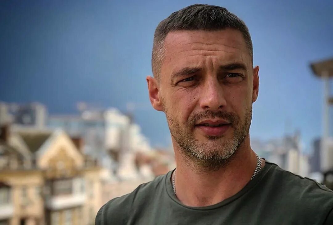 александр петров улыбается. сергей сафонов актер. сейчас зовут актером. актёры российского кино мужчины иван жидков. лифанов игорь романович.