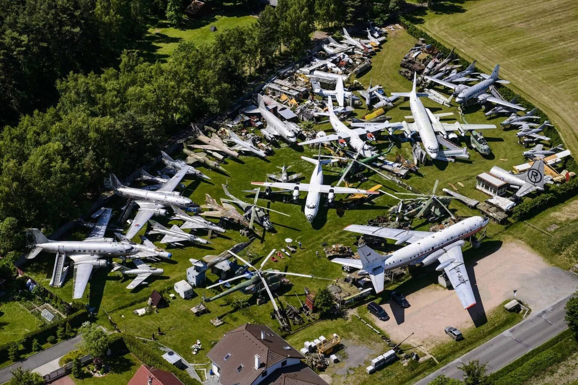 Эйр парк. АИР парк. Коллекция самолетов. Солтэйр парк. Airpark квартал.