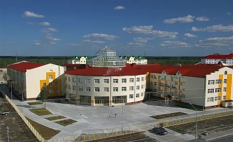 Школа 1 покачи. Школа 4 покачи. Первая школа в городе покачи. Школа номер 1 покачи. Город покачи 1 школа.
