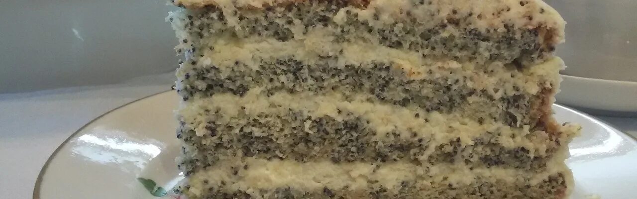 Торт маковый сметанный. Маковый пирог. Маковый торт со сметанным кремом. Маковый сметанник. Торт в ярче сметанный.