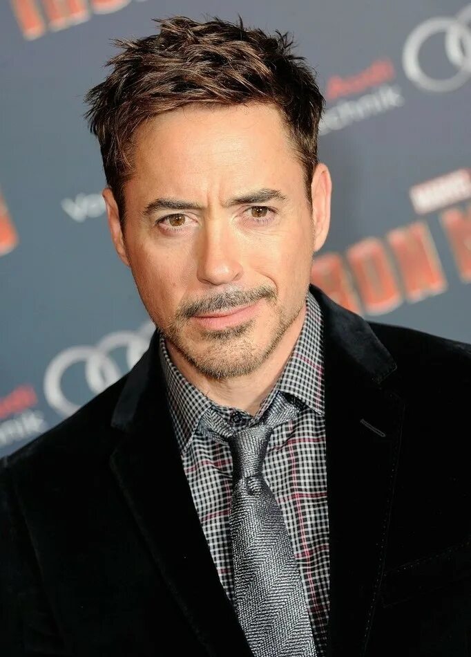 Вера брежнева водолей?. Актеры водолеи. Известные личности водолеи. Знаменитости львы по знаку зодиака русские. Актеры водолеи.