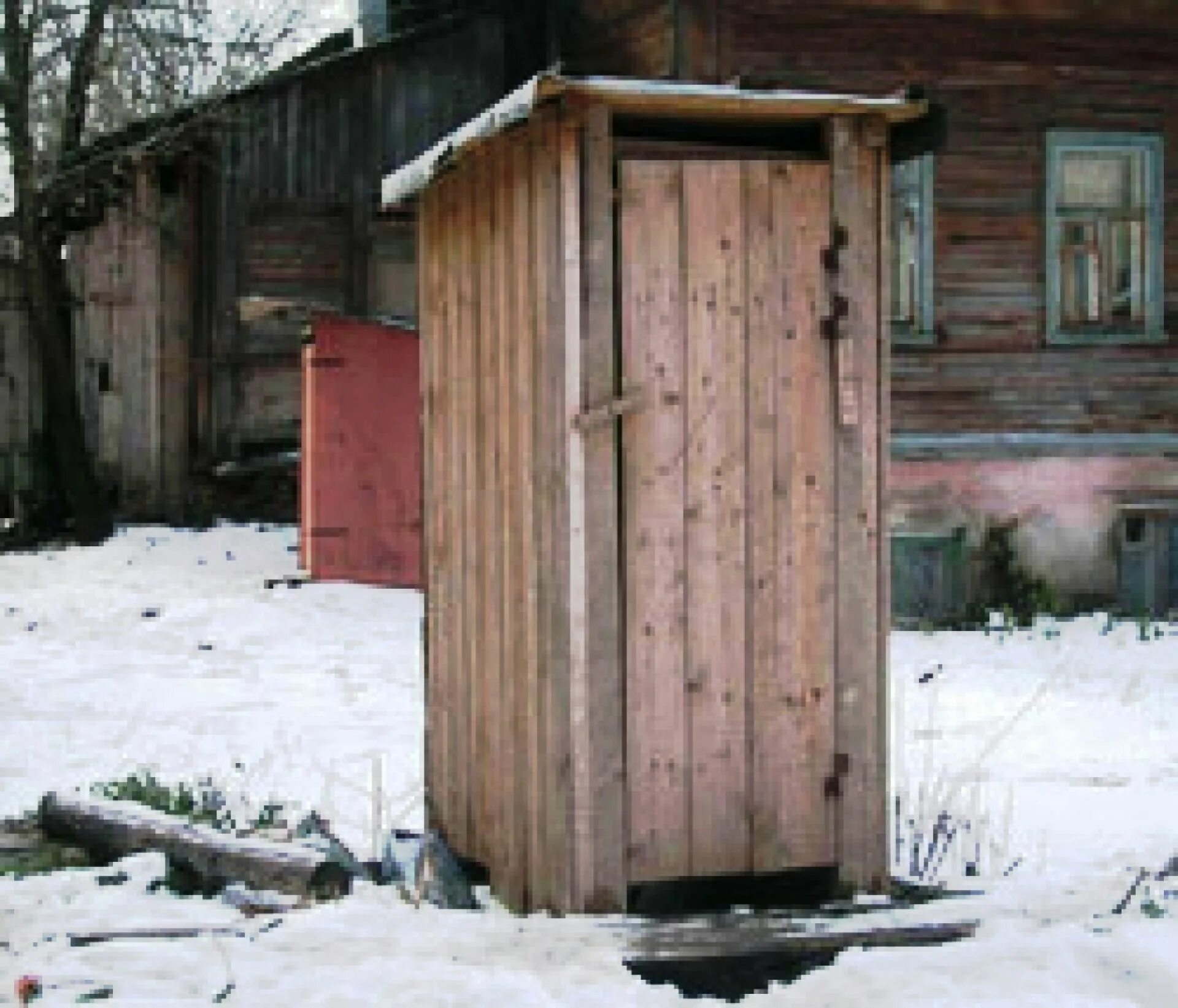 Выкачать уличный туалет. Старый деревянный туалет. уличный туалет. дачный уличный туалет. туалет уличный деревянный.