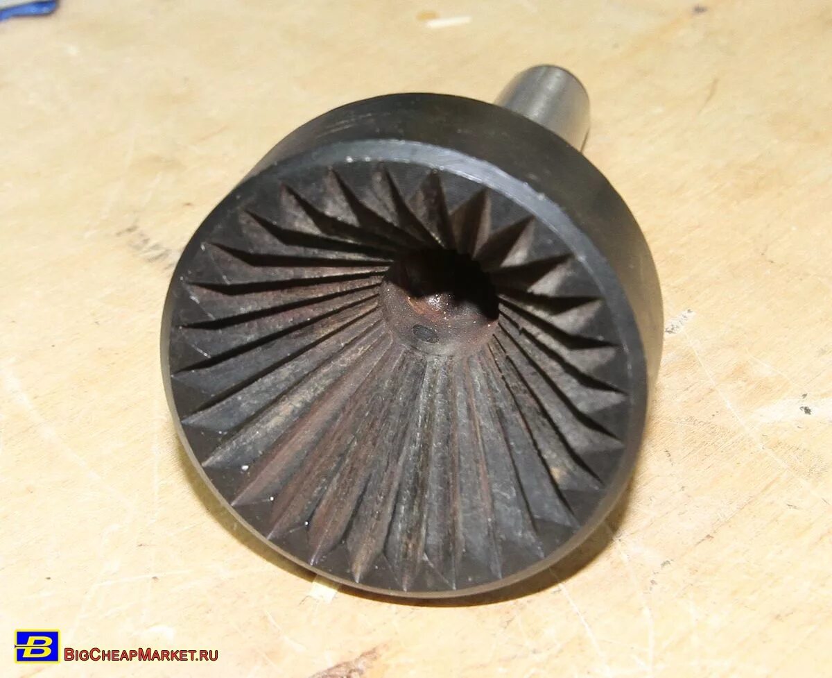 Типы центров срезанных токарного станка. Неподвижный центр для токарного станка на схеме. Обратный центр токарного станка. Обратный рифленый центр. Типы центров срезанных токарного станка.