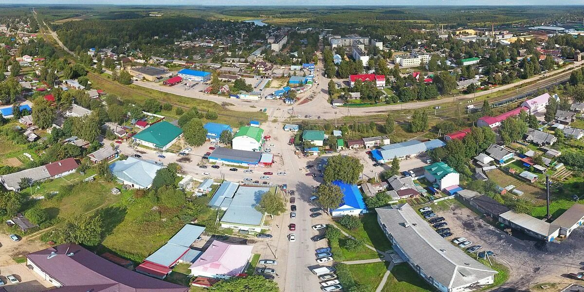 Деревня Пестово Новгородская область. Город Пестово Пестовский район. Администрация Пестово Новгородской области. Достопримечательности города Пестово Новгородской области.