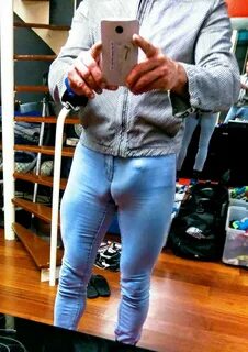#bulge #bigbulge #crotch #bulto #paquete #package #hornyydude #boner #freeb...