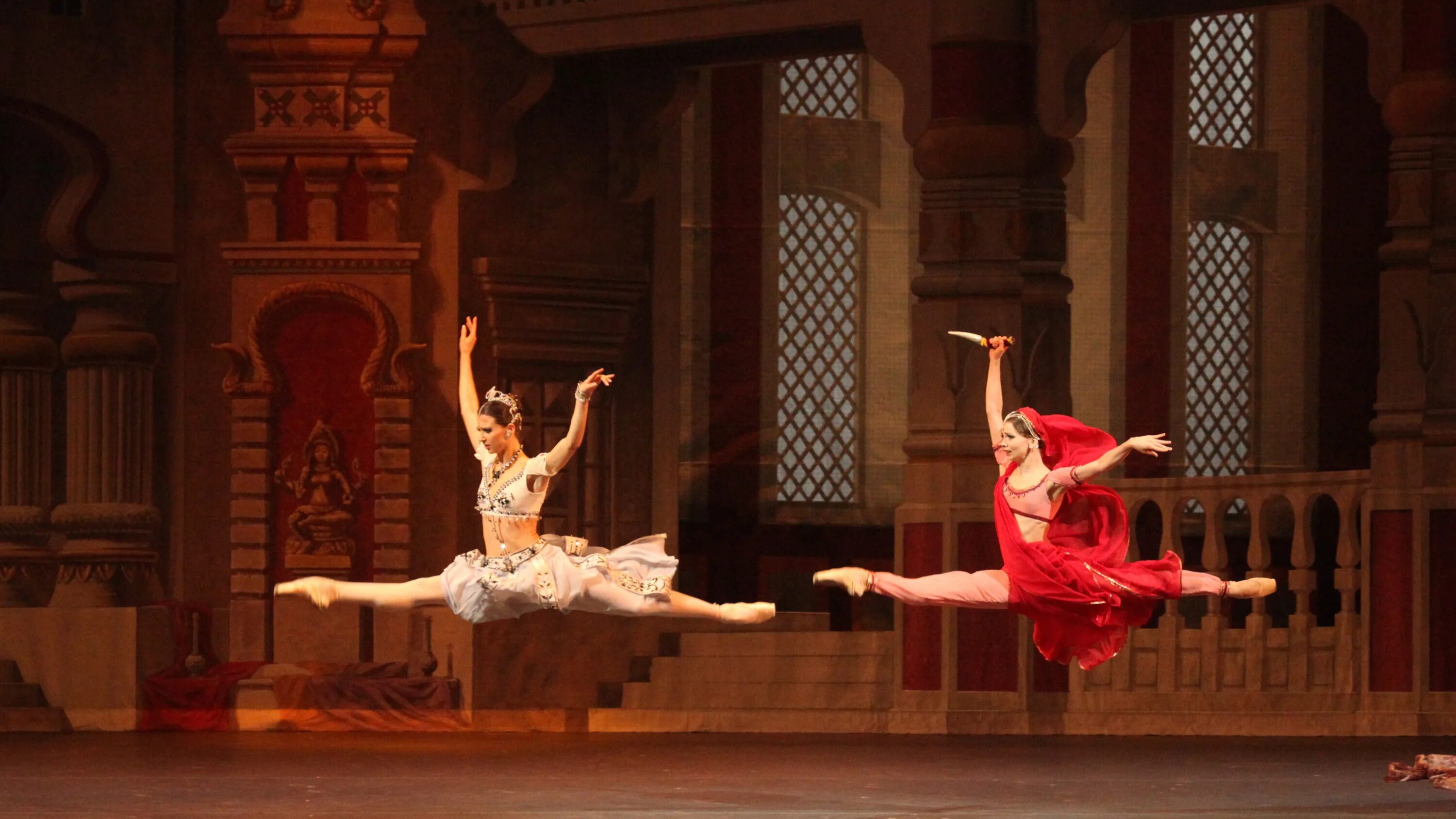 балет баядерка никия. баядерка балет. л. баядерка начо дуато михайловский. баядерка петипа.