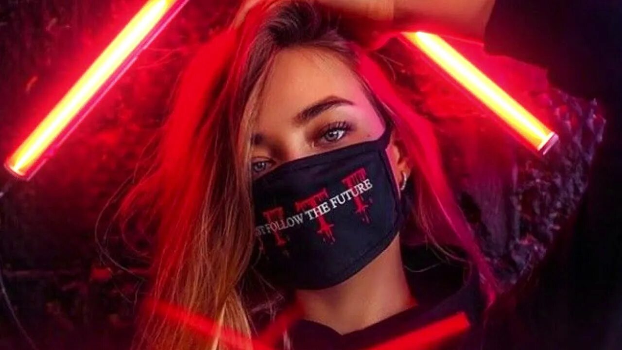 Гречка мартини t-killah. Гречка мартини мы. Песня мы на карантине. Песня шашлык запретили я на позитиве. Песня гречка мартини текст.