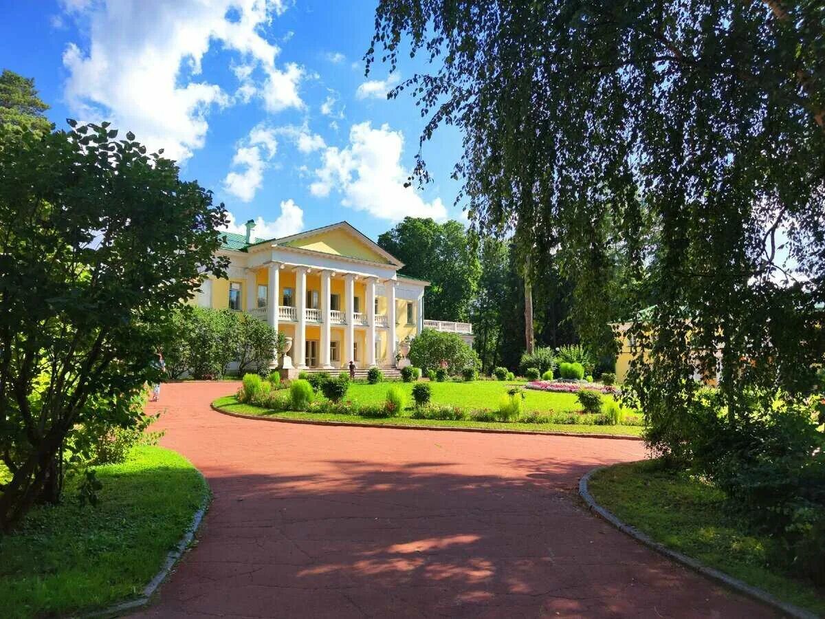 Усадьба большие горки. Горки Ленинские музей-заповедник. Усадьба горки Ленинские. Музей-заповедник горки Ленински. Ленинские горки усадьба Ленина.