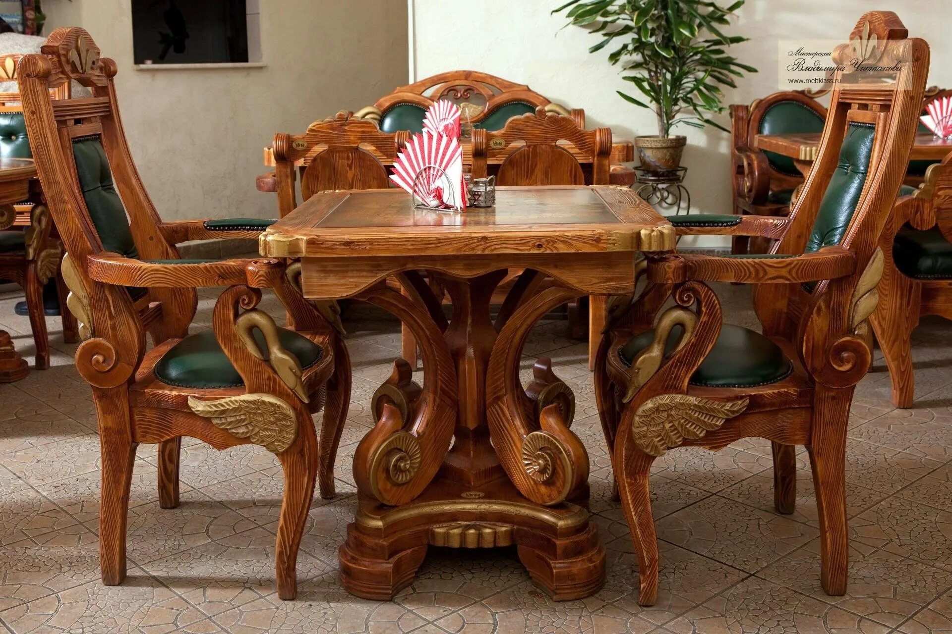 Красивая деревянная мебель. Резная деревянная мебель. Красивая резная мебель. Красивые столы из дерева.