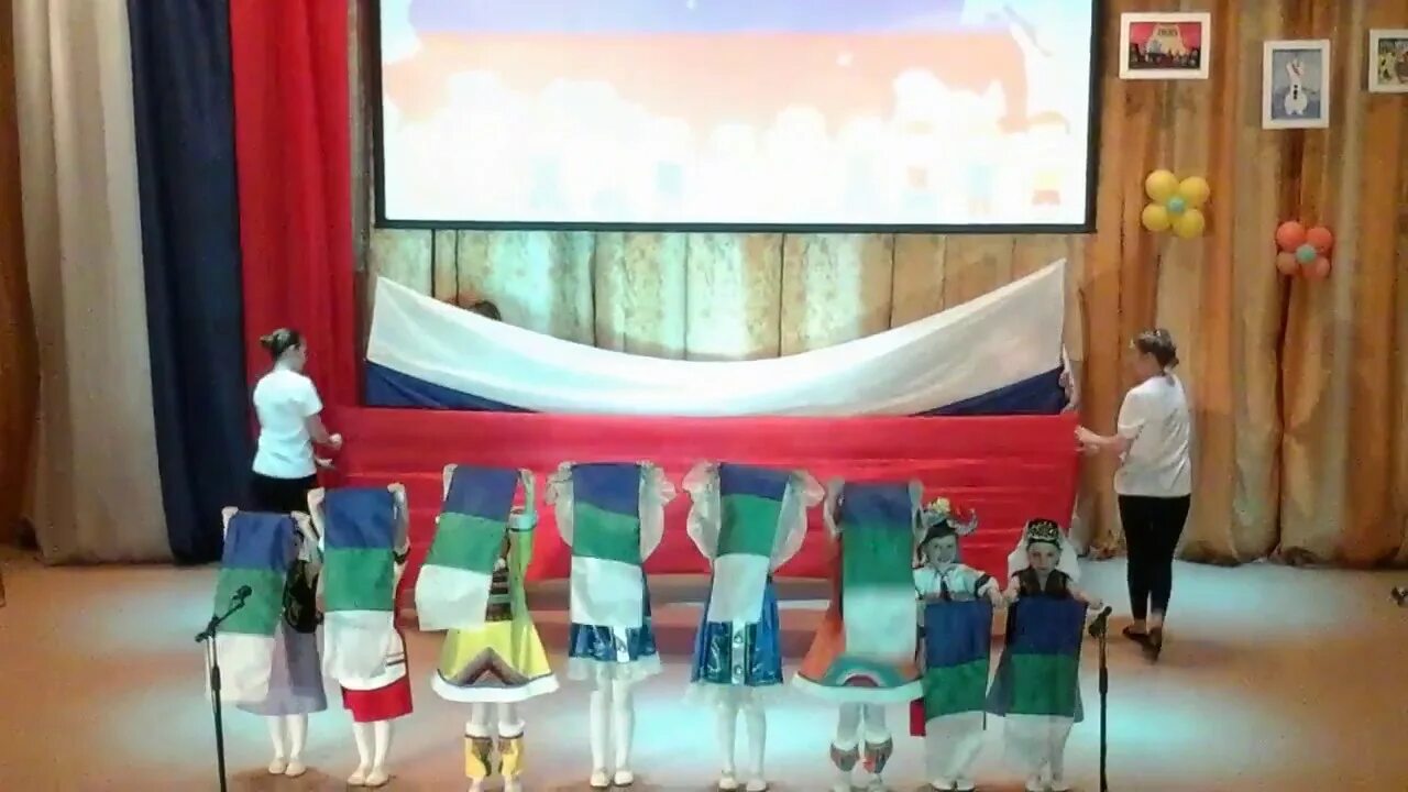 Патриотический танец видео. Патриотический танец для детей. патриотический танец на день россии. легкий патриотический танец.