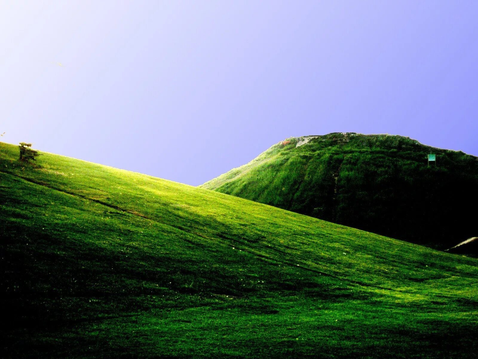 Хороша холм. Green Hills зеленые холмы Ирландии. Зеленые горы. Холмистые горы. Склон холма.