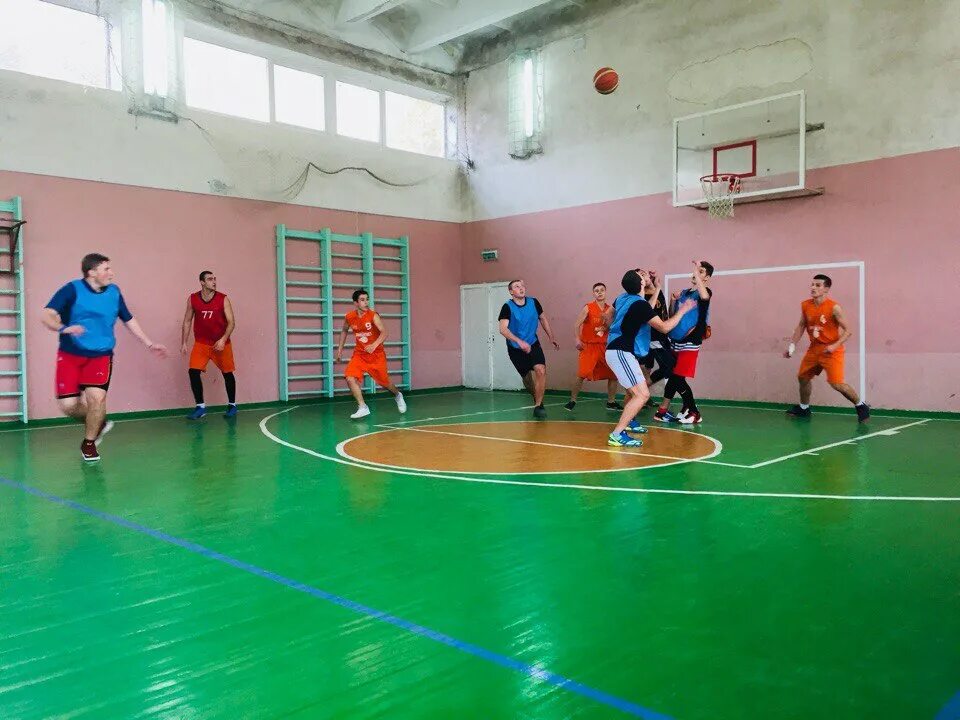 Мбоу мирновская сош. Симферополь мбоу мирновская школа номер 1. Мирновская школа в симферополе. Мирновская школа номер 2. Мирновская школа 2.