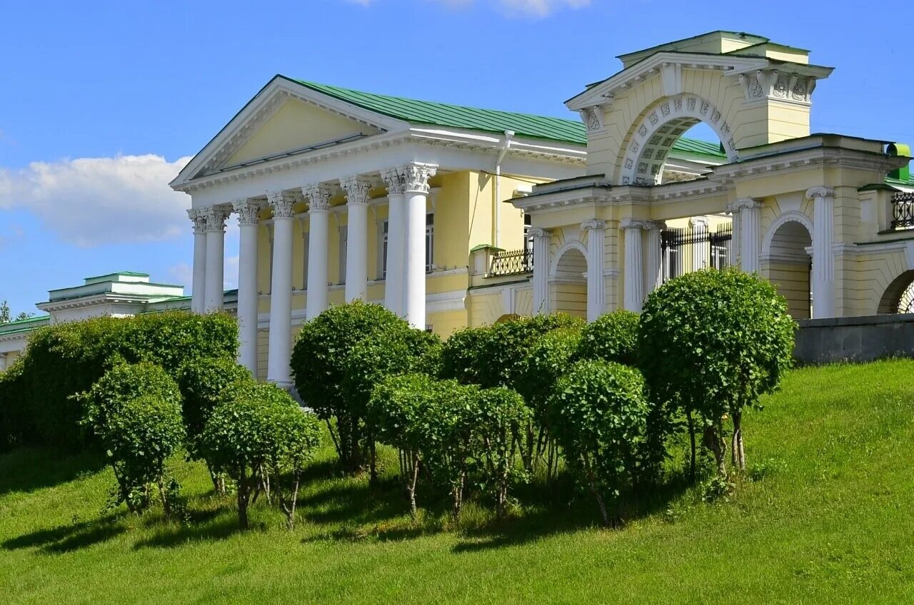 Культурное пространство усадьба. Усадьба Расторгуевых Харитоновых Екатеринбург. Парк усадьба Харитонова-Расторгуева Екатеринбург. Дворец Харитонова Расторгуева. Усадьба Харитонова Екатеринбург.