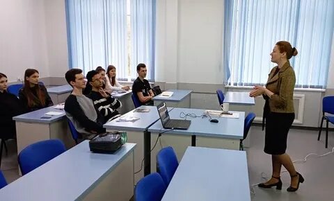 Студенты финансового факультета