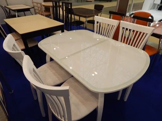 Сити стол и стулья. Мебельный Континент кухонные столы. Мебель Молл столы кухонные. Мега кухонный стол. Мега мебель кухонные столы.