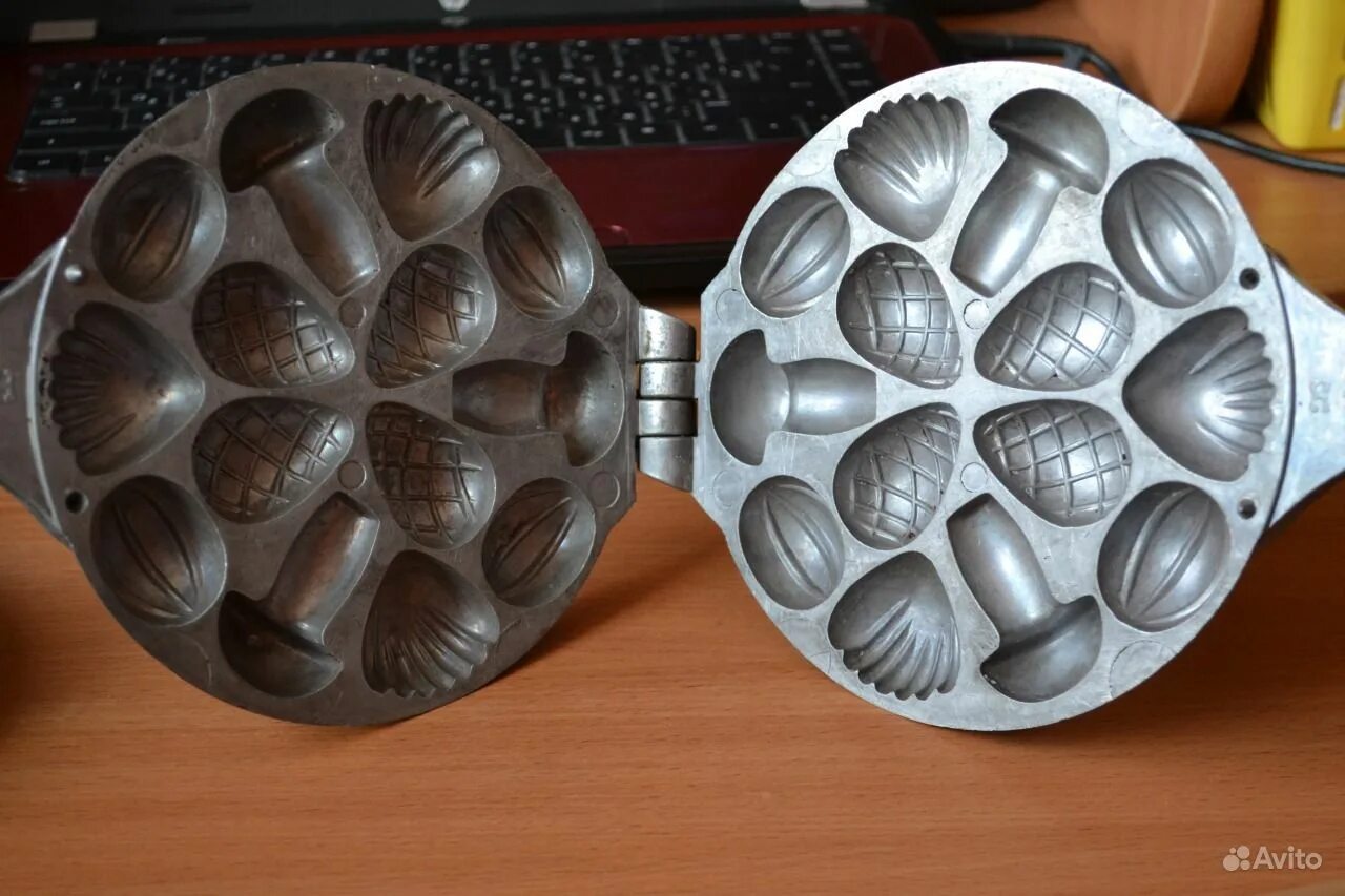 Орешница грибочки. Формочки для орешков. Печенье в виде грибочков. Тесто на грибочки в форме. Формочки для хвороста.