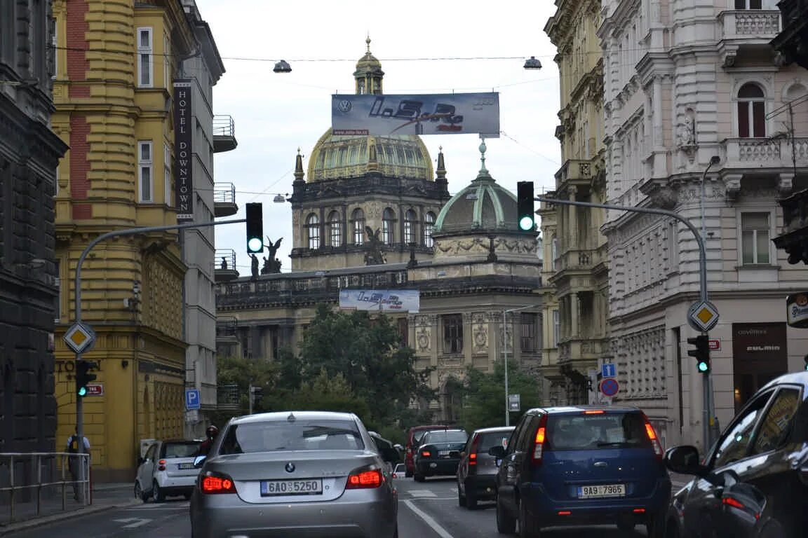 Москва чехословакия. Чехия путешествие на автомобиле. Автомобили Чехии. Путешествие по Польше на авто. Прага Польша.